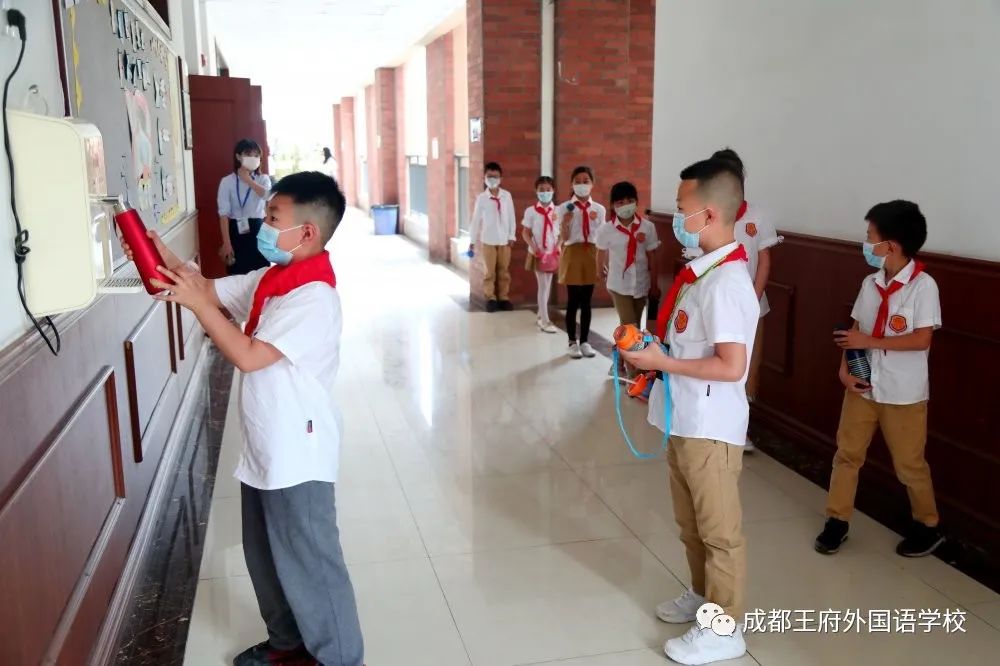 阳光明媚 未来可期|成都王府一至四年级学生开学啦