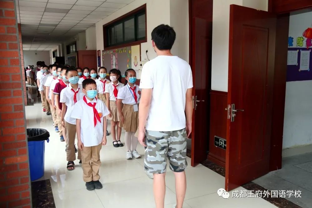 阳光明媚 未来可期|成都王府一至四年级学生开学啦