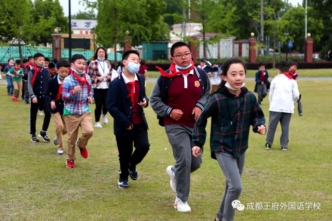 复课后的线上线下学习衔接，成都王府小学部这样做