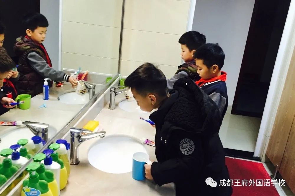 成都王府学生公寓，孩子另一个温馨的家