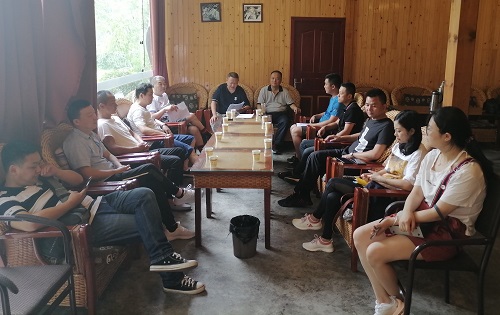 学习“两会”精神 骑游天府绿道 学习“两会”精神 骑游天府绿道