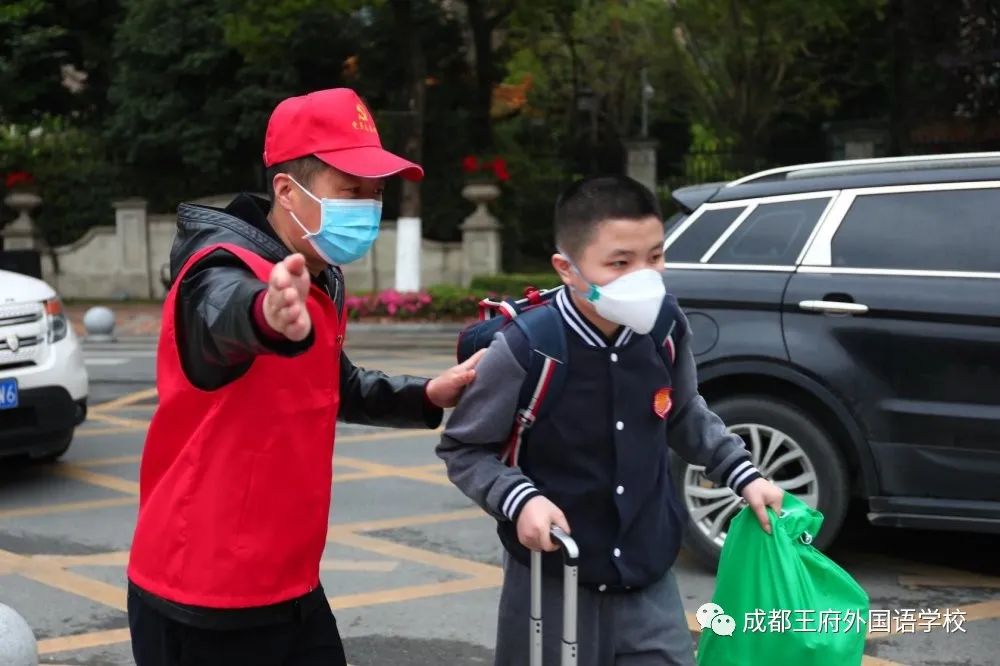 党员示范|不忘初心担使命，助力抗疫显真情