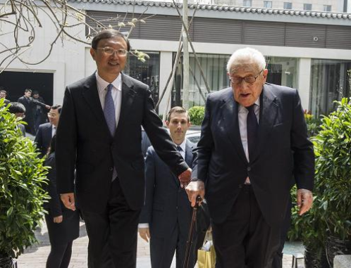 从电表厂小工到中国外交部长!世界惊呼:这中国人,飒! 从电表厂小工到中国外交部长!世界惊呼:这中国人,飒!