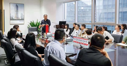 李國輝總工為金勤集團員工講授消防知識課 李國輝總工為金勤集團員工講授消防知識課