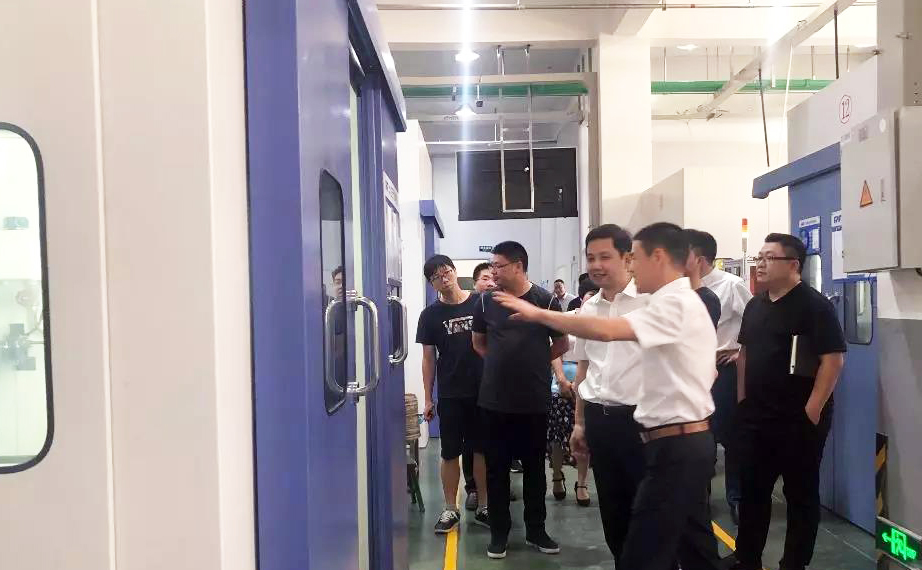 Fang Hui, deputy secretary of Yueqing municipal Party committee and mayor of Yueqing, and his party Fang Hui, deputy secretary of Yueqing municipal Party committee and mayor of Yueqing, and his party