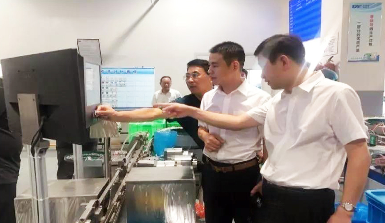 Fang Hui, deputy secretary of Yueqing municipal Party committee and mayor of Yueqing, and his party Fang Hui, deputy secretary of Yueqing municipal Party committee and mayor of Yueqing, and his party