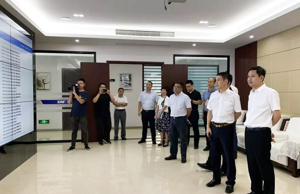 Fang Hui, deputy secretary of Yueqing municipal Party committee and mayor of Yueqing, and his party Fang Hui, deputy secretary of Yueqing municipal Party committee and mayor of Yueqing, and his party