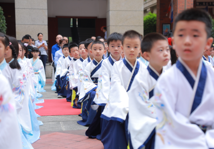 国学满当德学问，馨沁沐染迎新来 ——热烈庆祝成都王府外国语学校国学馆开馆