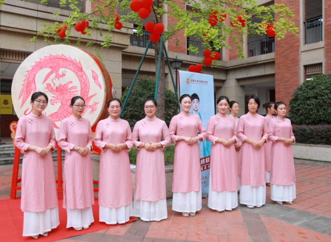 国学满当德学问，馨沁沐染迎新来 ——热烈庆祝成都王府外国语学校国学馆开馆