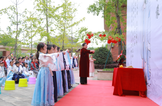 国学满当德学问，馨沁沐染迎新来 ——热烈庆祝成都王府外国语学校国学馆开馆