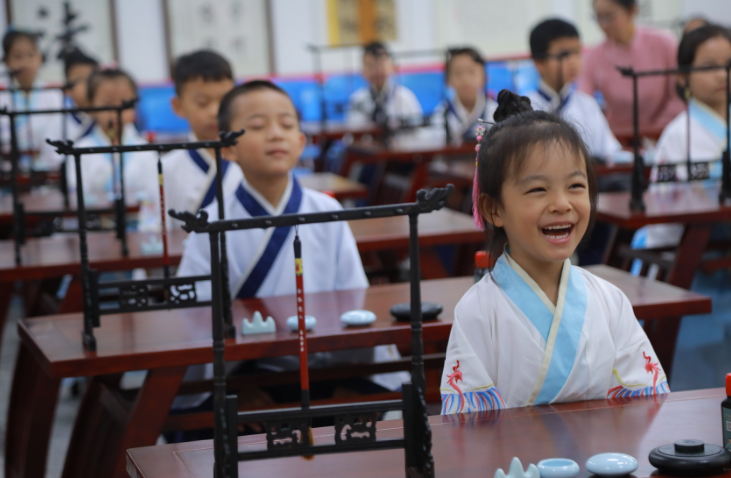 国学满当德学问，馨沁沐染迎新来 ——热烈庆祝成都王府外国语学校国学馆开馆