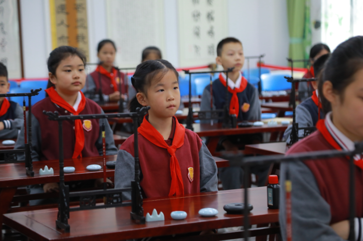 国学满当德学问，馨沁沐染迎新来 ——热烈庆祝成都王府外国语学校国学馆开馆