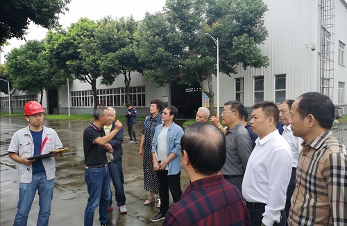 搭橋鋪路 讓企業(yè)在相互走訪與交流中升華 搭橋鋪路 讓企業(yè)在相互走訪與交流中升華