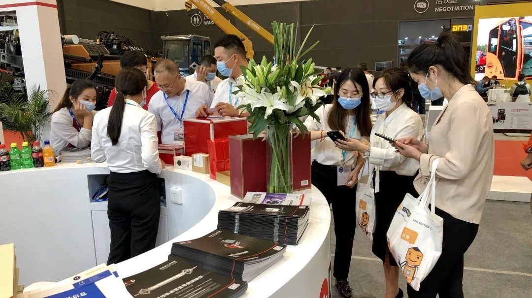 中国国际非开挖展DAY-2丨施罗德工业集团展位竟然传出一阵阵敲打声？