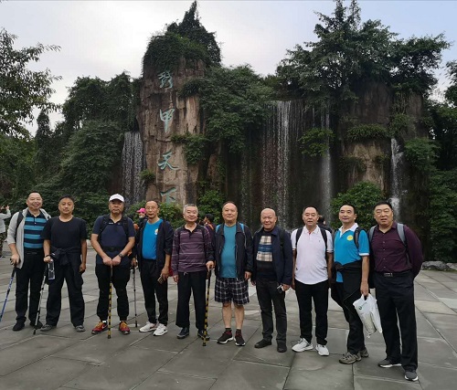 登峨嵋圣山 看天下奇觀 登峨嵋圣山 看天下奇觀