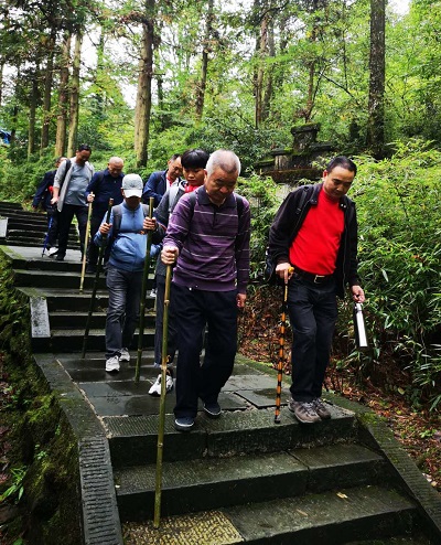 登峨嵋圣山 看天下奇觀 登峨嵋圣山 看天下奇觀
