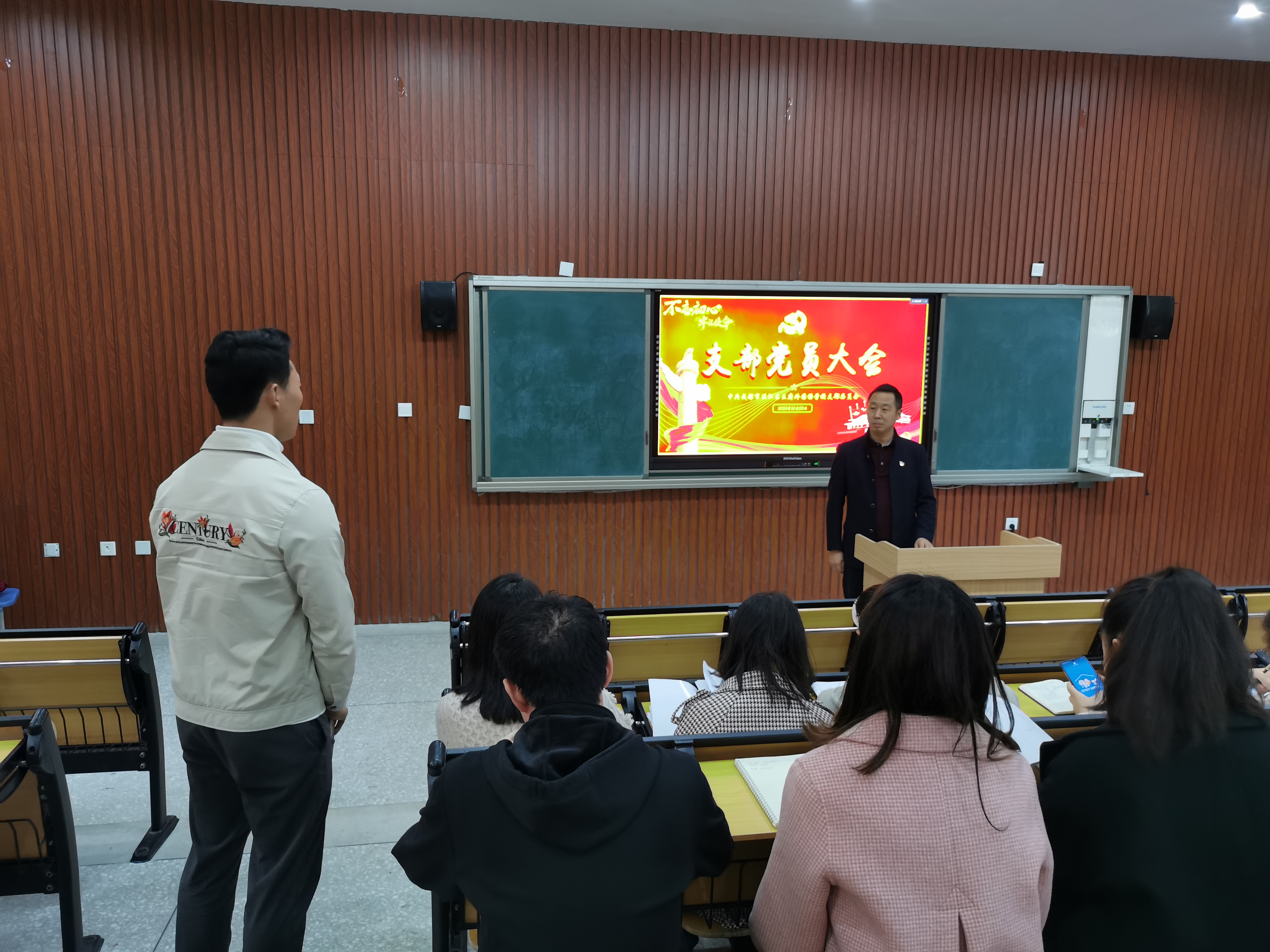 凝心聚力谋发展，立足本职创新篇