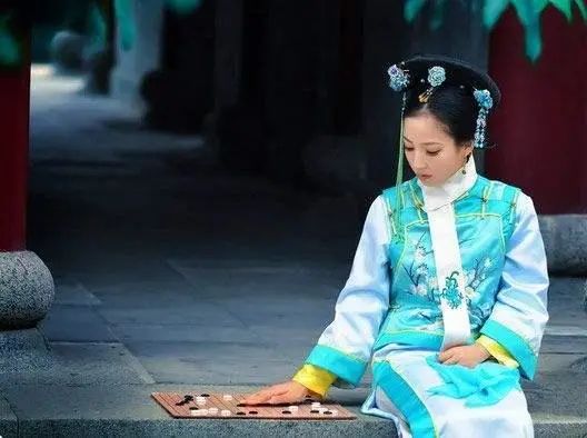 大清亡了,满语也消亡了,汉语中保存的满语词汇,有哪些? 大清亡了,满语也消亡了,汉语中保存的满语词汇,有哪些?