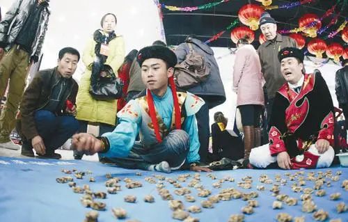 大清亡了,满语也消亡了,汉语中保存的满语词汇,有哪些? 大清亡了,满语也消亡了,汉语中保存的满语词汇,有哪些?