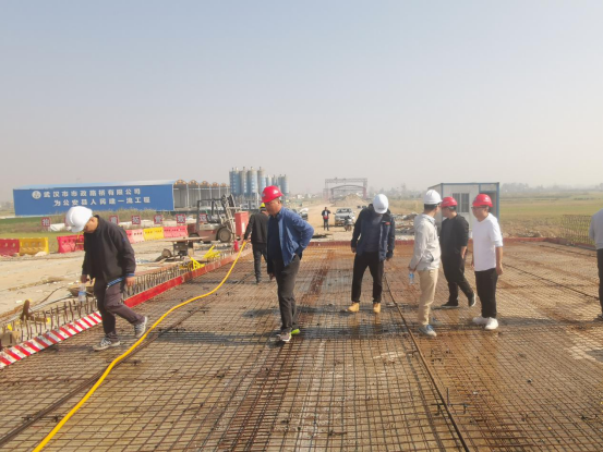 【倒計(jì)時(shí)】凝心聚力,奮力沖刺——路橋公司公安207國(guó)道項(xiàng)目全力打造精品工程 【倒計(jì)時(shí)】凝心聚力,奮力沖刺——路橋公司公安207國(guó)道項(xiàng)目全力打造精品工程