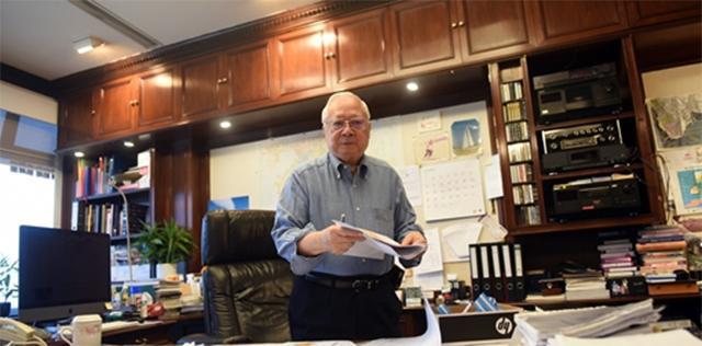 胡应湘:如果让我发展大屿山的填海计划,我的财富将比肩比尔盖茨 胡应湘:如果让我发展大屿山的填海计划,我的财富将比肩比尔盖茨