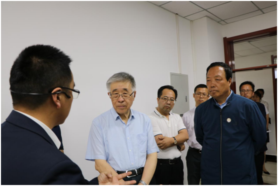 第三届中国(甘肃)中医药产业博览会首日喜迎庞国芳院士、闫希军主席莅临公司指导 第三届中国(甘肃)中医药产业博览会首日喜迎庞国芳院士、闫希军主席莅临公司指导