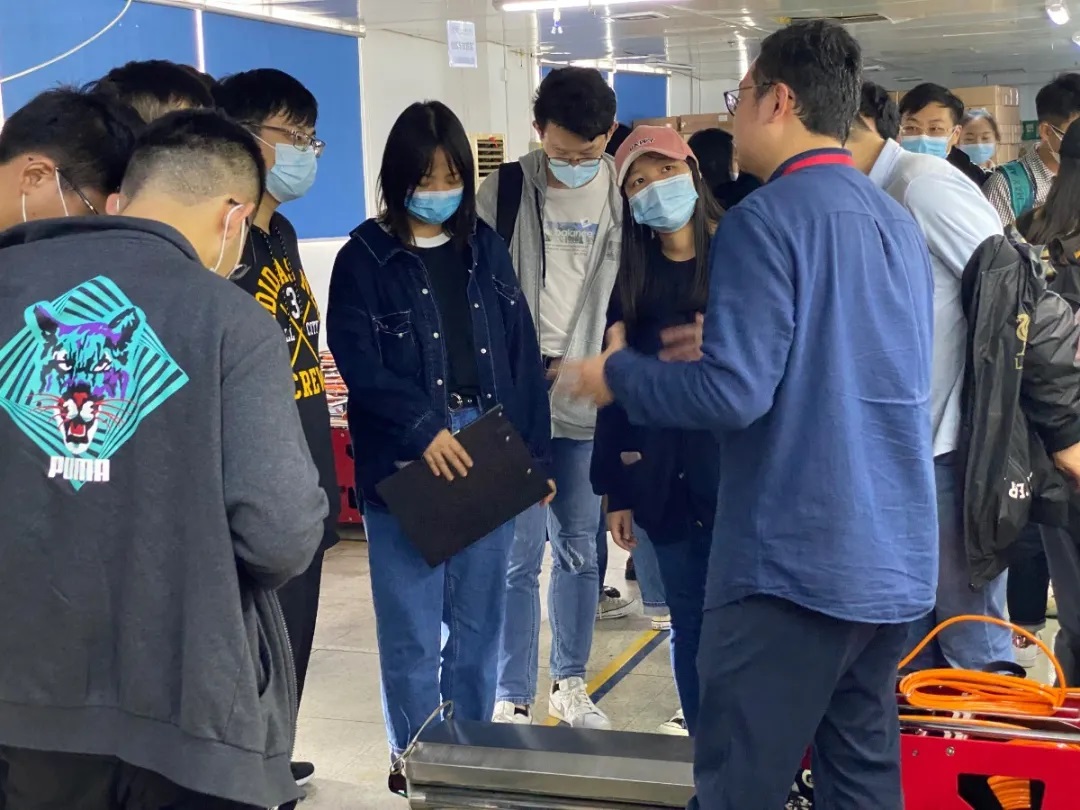 热烈欢迎清华大学深圳国际研究生院师生一行莅临施罗德工业集团参观交流! 热烈欢迎清华大学深圳国际研究生院师生一行莅临施罗德工业集团参观交流!