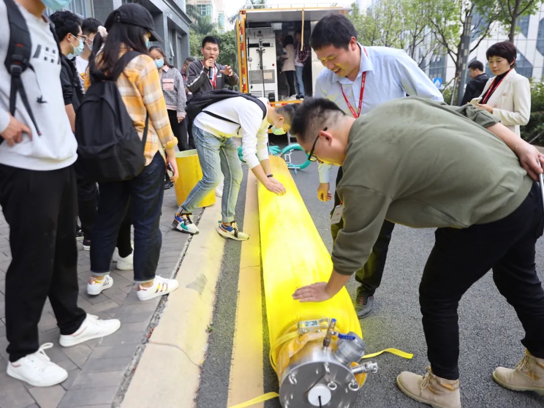 热烈欢迎清华大学深圳国际研究生院师生一行莅临施罗德工业集团参观交流! 热烈欢迎清华大学深圳国际研究生院师生一行莅临施罗德工业集团参观交流!