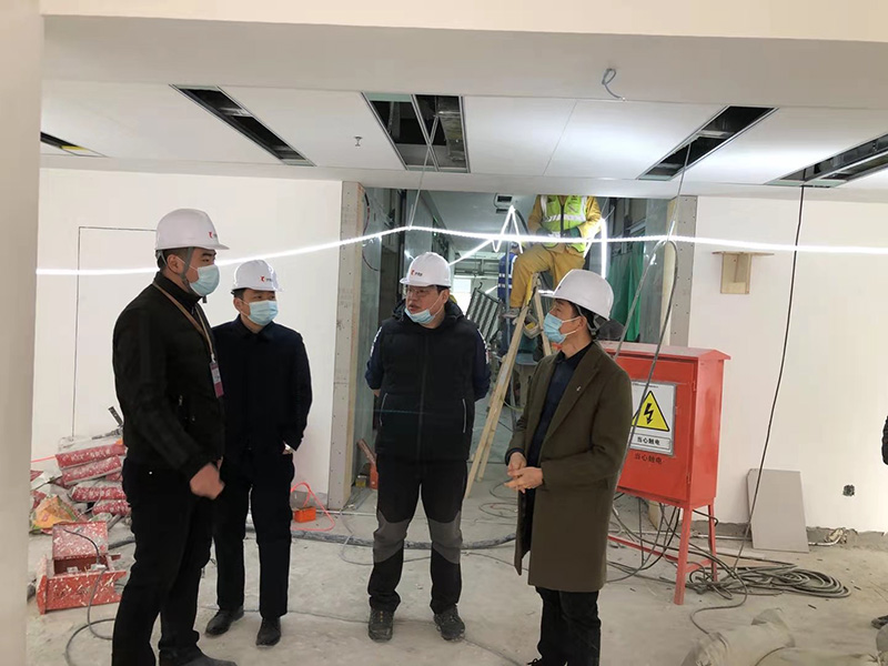 董事長春節(jié)期間視察工地 董事長春節(jié)期間視察工地