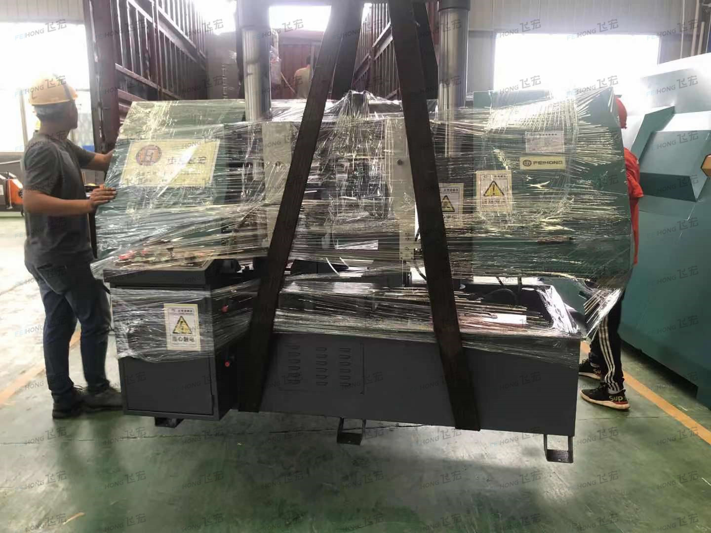 喜訊!熱烈祝賀飛宏3套智能鋼筋加工設(shè)備裝車完畢順利發(fā)出 喜訊!熱烈祝賀飛宏3套智能鋼筋加工設(shè)備裝車完畢順利發(fā)出