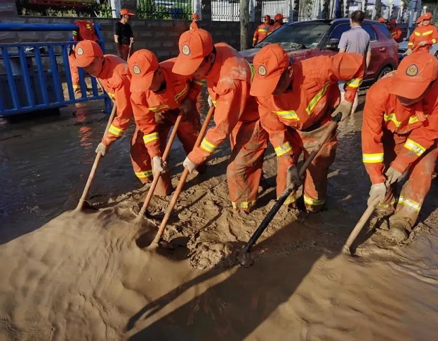 暴雨洪涝过后，城市淤泥可以这样清……