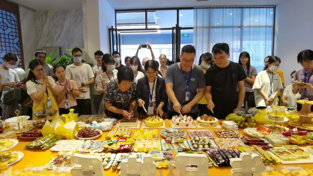 感謝遇見你|廣州新濟藥業(yè)舉行2021年第三季度員工生日會 感謝遇見你|廣州新濟藥業(yè)舉行2021年第三季度員工生日會