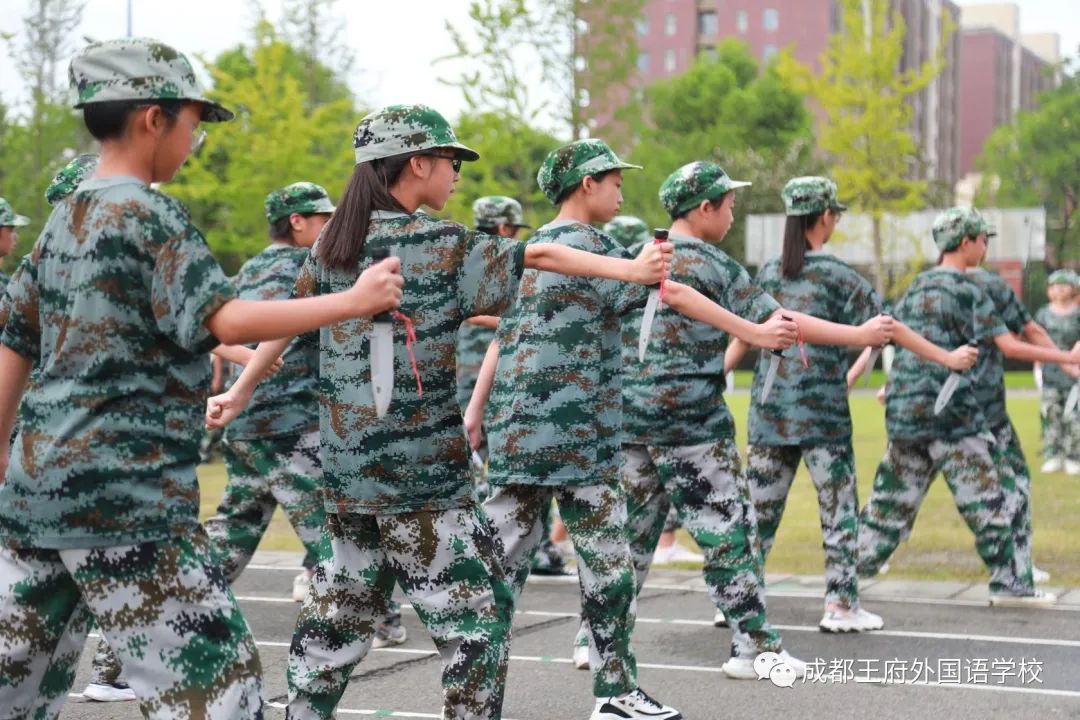 迷彩青春,与爱同行——成都王府外国语学校2021级初一新生训练营圆满结束 迷彩青春,与爱同行——成都王府外国语学校2021级初一新生训练营圆满结束