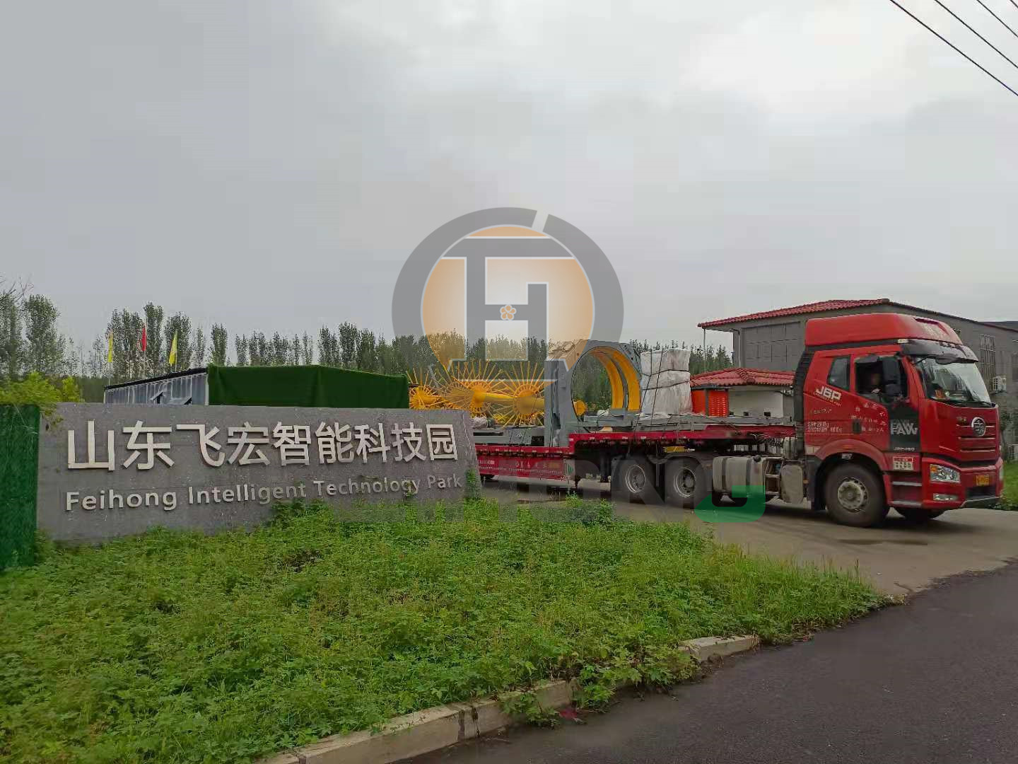 喜讯!热烈庆祝飞宏智能钢筋笼滚焊机器人装车完毕顺利发出 喜讯!热烈庆祝飞宏智能钢筋笼滚焊机器人装车完毕顺利发出