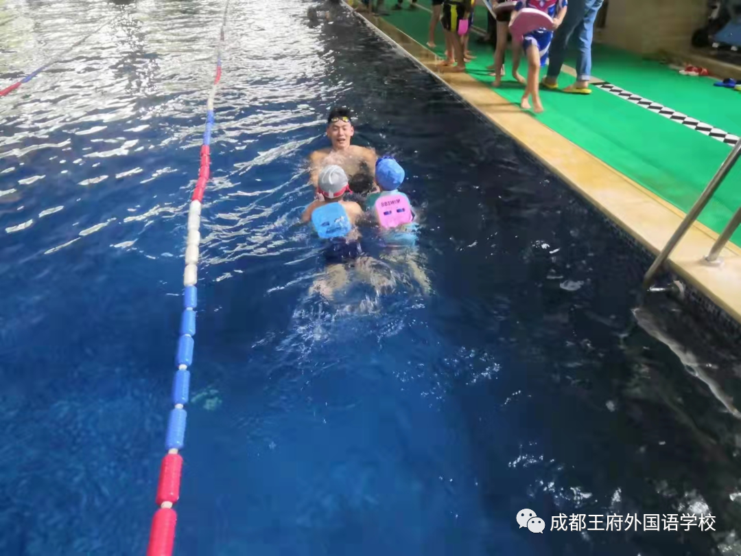 健康快乐，“游”我做主—成都王府外国语学校游泳课开课啦！