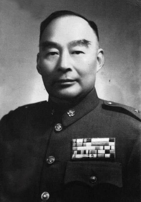 46年，美国上将在飞机上捡到我党特工信息，周总理：别慌，看我的