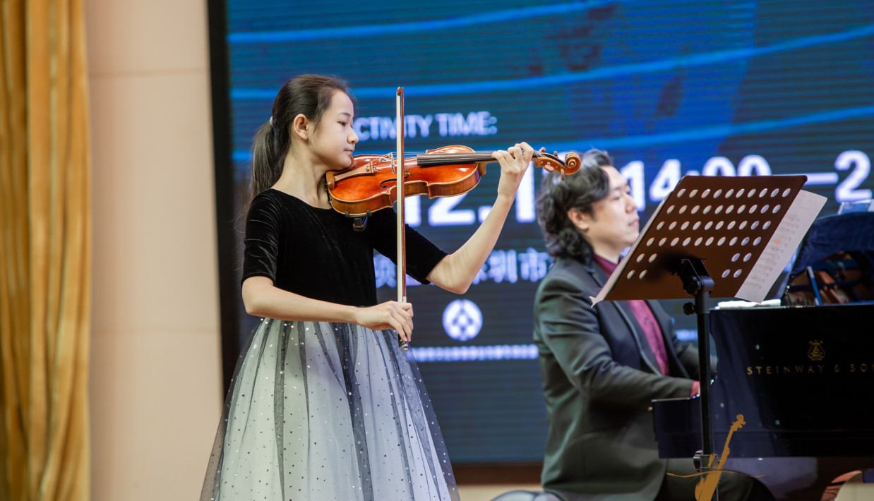 祝贺中央音乐学院附中小提琴学生沈天鋆获得英国新菁英国际音乐比赛第一名