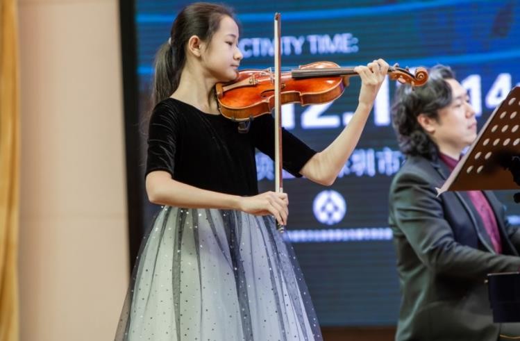 祝贺中央音乐学院附中小提琴学生沈天鋆获得英国新菁英国际音乐比赛第一名