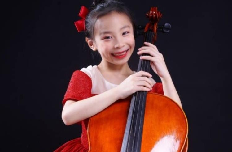 祝贺美国新英格兰音乐学院预科大提琴学生程天然获得多项国际赛事第一