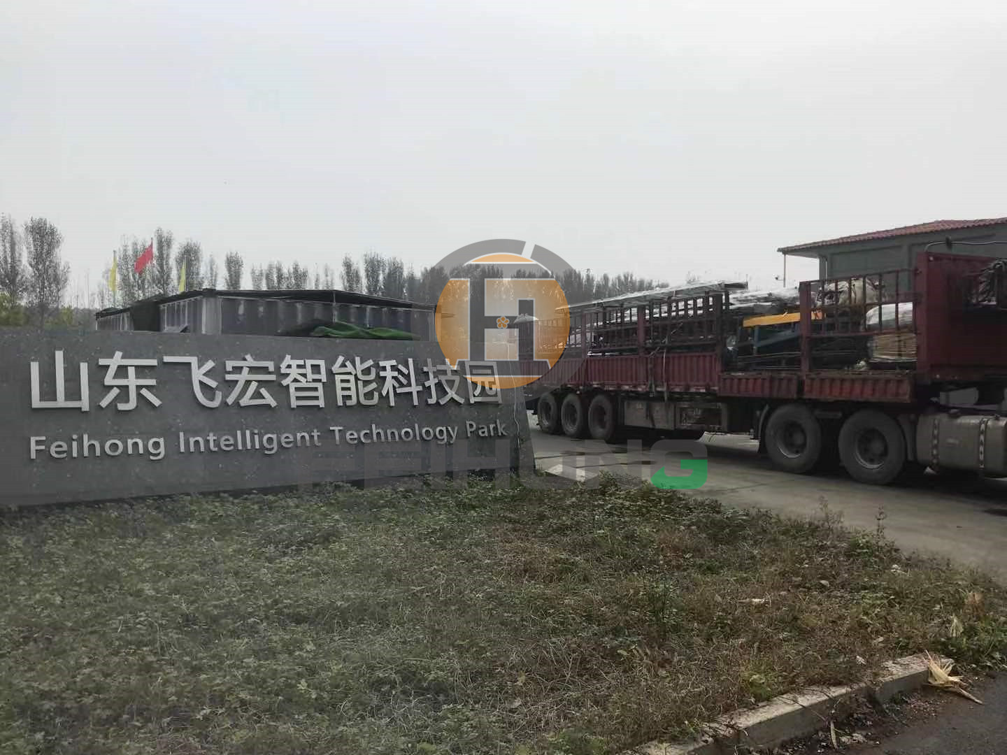 喜讯!热烈祝贺飞宏数控钢筋锯切套丝打磨生产线装车完毕顺利发出 喜讯!热烈祝贺飞宏数控钢筋锯切套丝打磨生产线装车完毕顺利发出