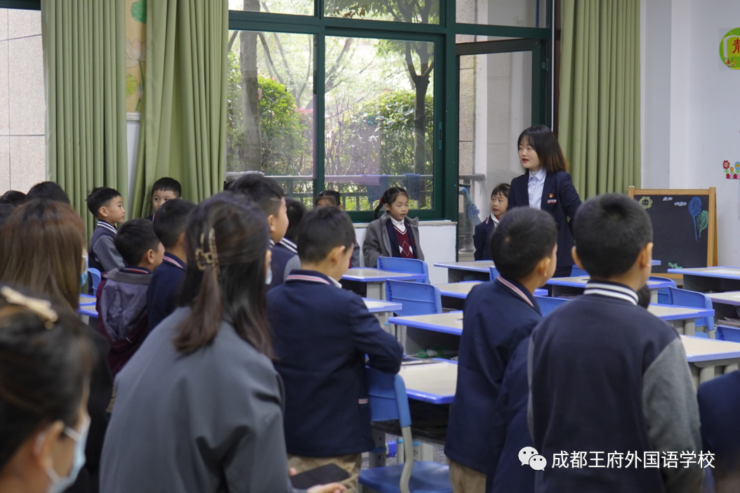 心怀光芒，一路向前 | 请您查收成都王府10月校长来信