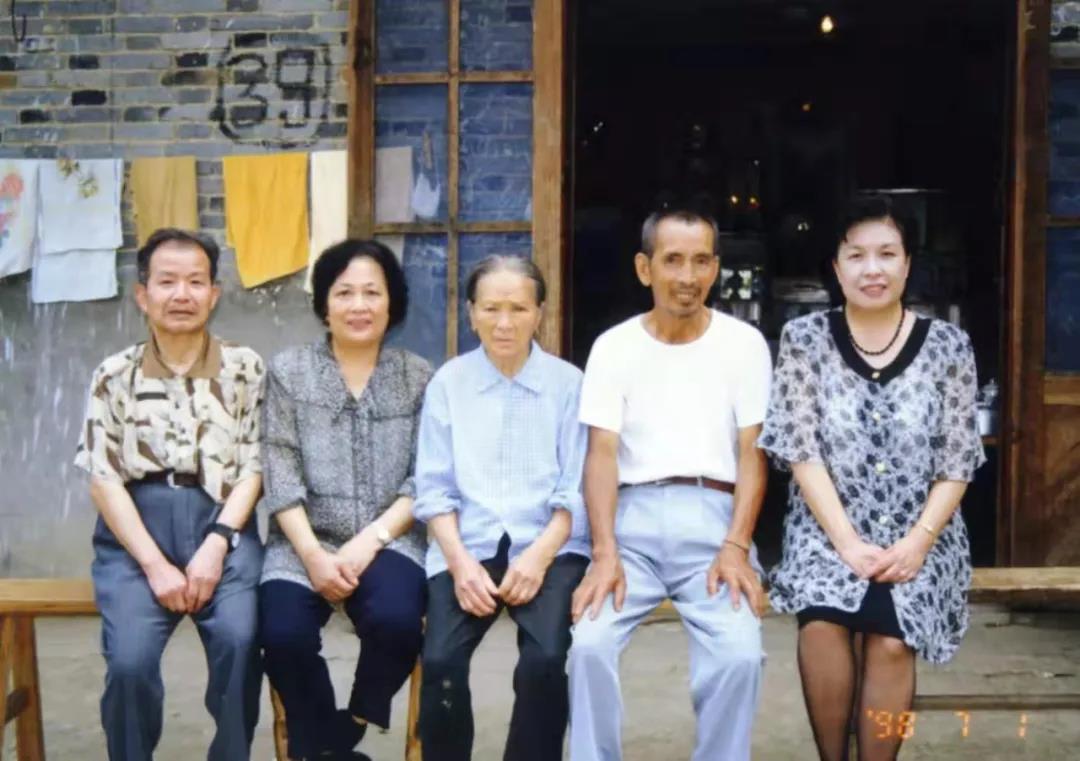纪实 | 陶斯亮:我的大哥几个姓 纪实 | 陶斯亮:我的大哥几个姓