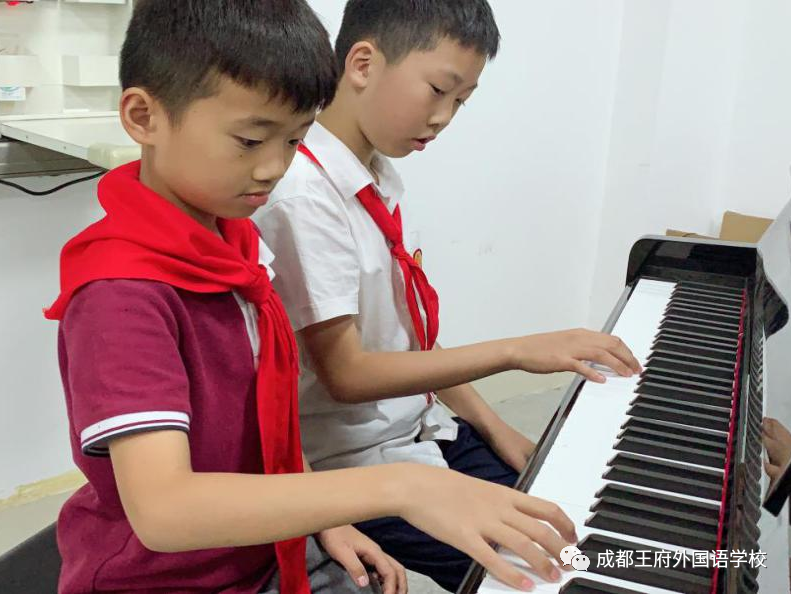 青春飞扬，色彩斑斓 —— 成都王府外国语学校小学部社团课介绍
