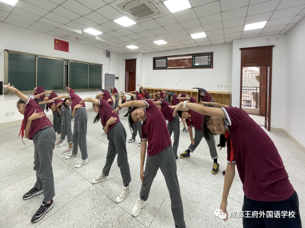 青春飞扬，色彩斑斓 —— 成都王府外国语学校小学部社团课介绍