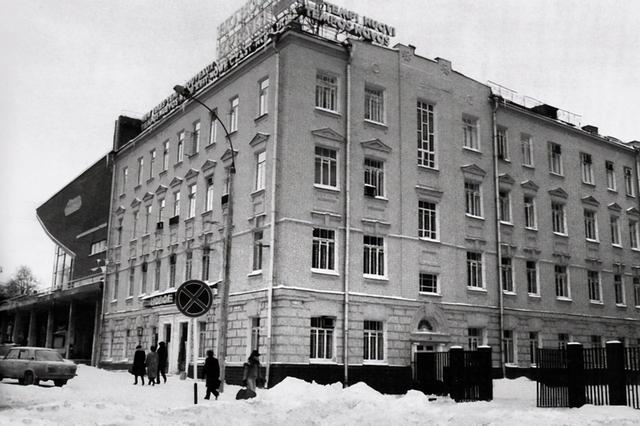 1950年,一妇女向中央询问牺牲丈夫身份,周恩来指示为其安排工作 1950年,一妇女向中央询问牺牲丈夫身份,周恩来指示为其安排工作