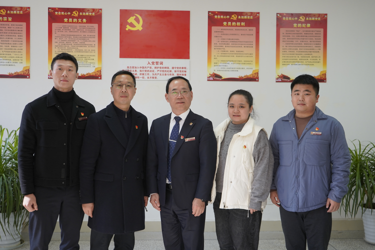 新思想 新征程 ——记成都王府外国语学校党支部换届选举 新思想 新征程 ——记成都王府外国语学校党支部换届选举