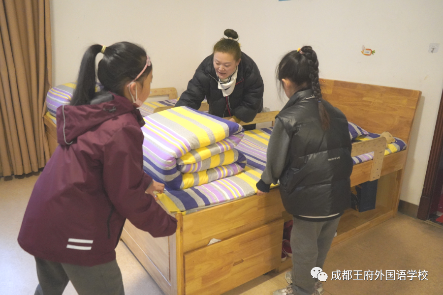 学会感恩，与爱同行——成都王府开展感恩系列活动