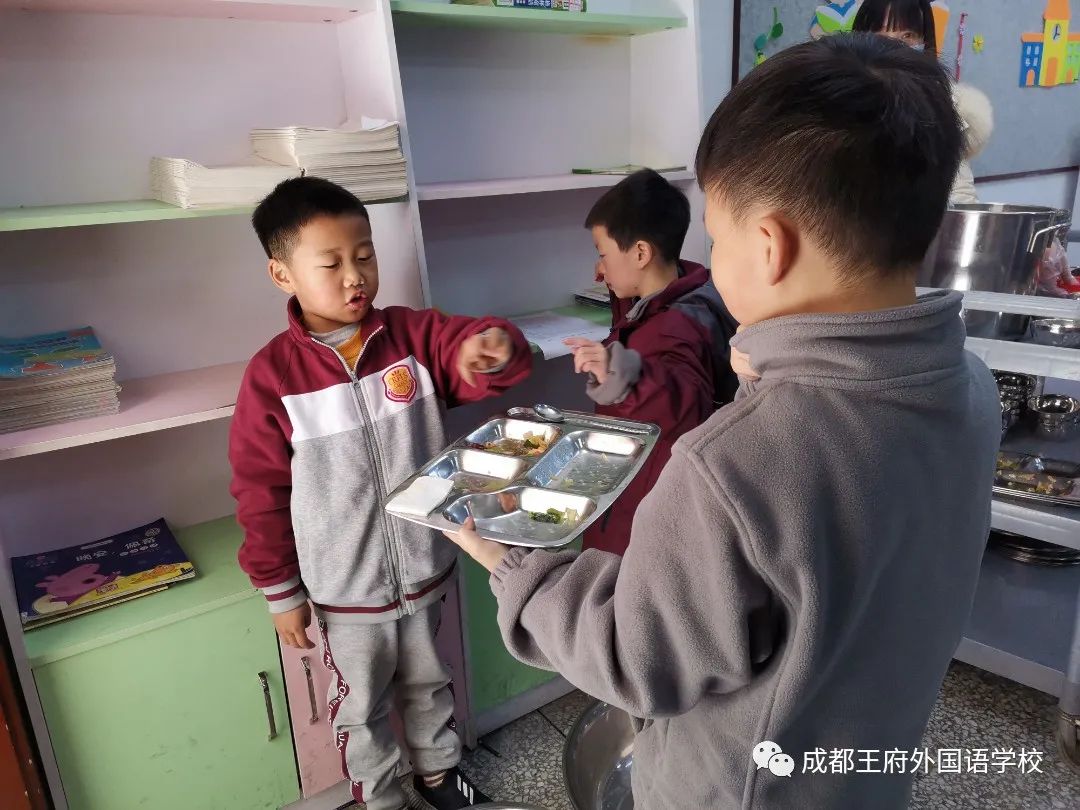 学会感恩，与爱同行——成都王府开展感恩系列活动