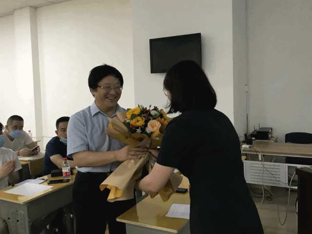 助力学子 金榜题名——西安锦江物业举办高考志愿填报公益讲座活动 助力学子 金榜题名——西安锦江物业举办高考志愿填报公益讲座活动