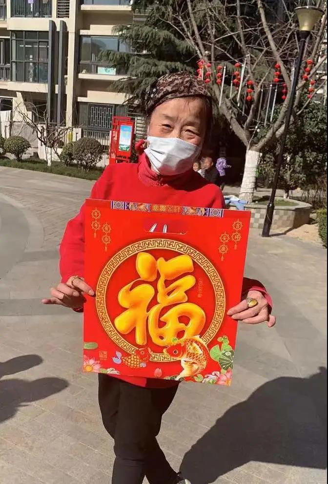 挥毫泼墨 迎春送福 | 锦江物业开展“墨香迎新春,春联送祝福”活动 挥毫泼墨 迎春送福 | 锦江物业开展“墨香迎新春,春联送祝福”活动